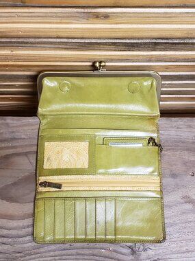 Vintage Hobo Rachel Continental Trifold Leather Clutch Wallet Green